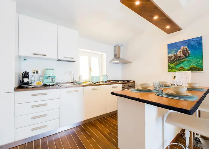 Apartman | Parking | Wifi | A/c| Sea View By Tilo *